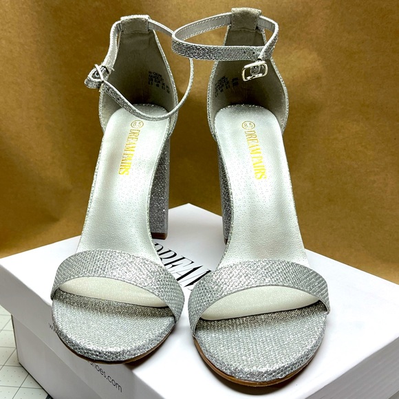 Dream Pairs Shoes - Dream Pairs Silver heals size 8.5